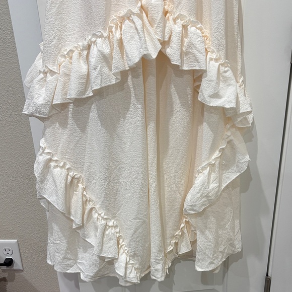 Cream Ruffled Halter Dress - Picture 2 of 5